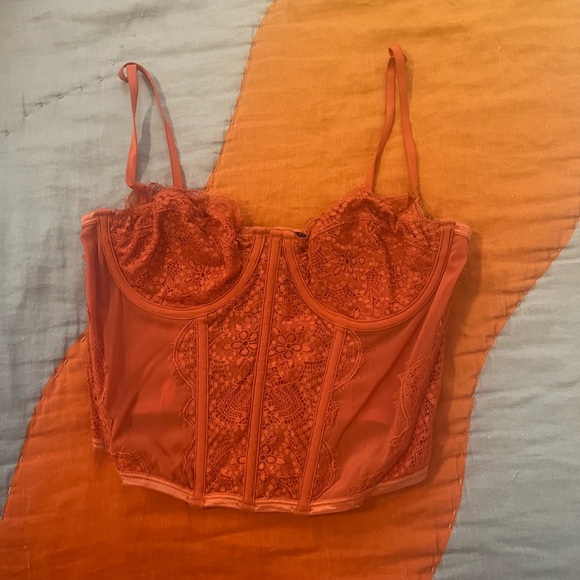 White Fox Bustier Corset Top - Picture 3 of 4